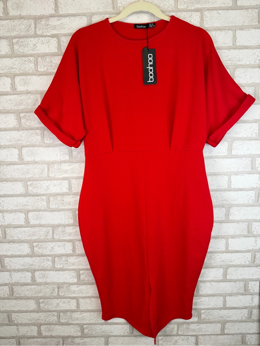 Boohoo Vibrant Red Midi Dress with Short Sleeves